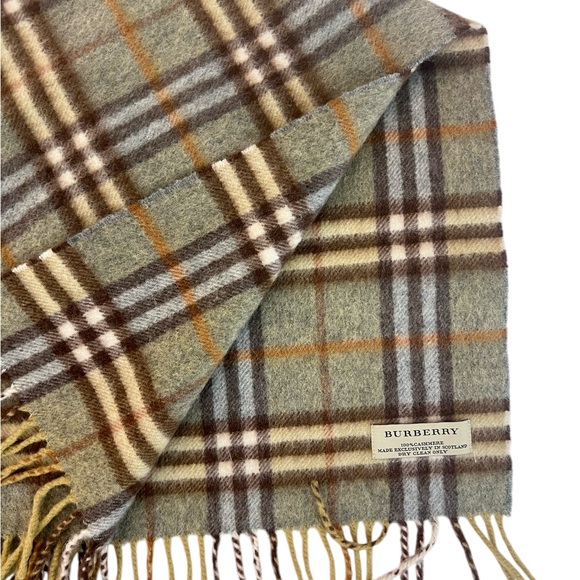 Burberry Plaid Check Cashmere Scarf - Picture 4 of 6